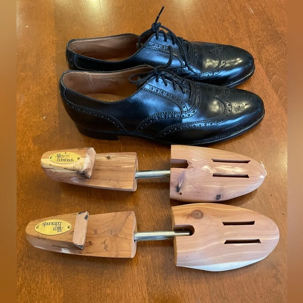 Carroll and Company Beverly Hills Black Leather wingtips 9 narrow - Picture 3 of 10